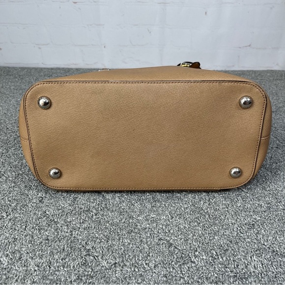 Michael Kors Tote Bag Tan/Camel Silver Accents Handled Bag Front Card Organizer - Picture 6 of 12